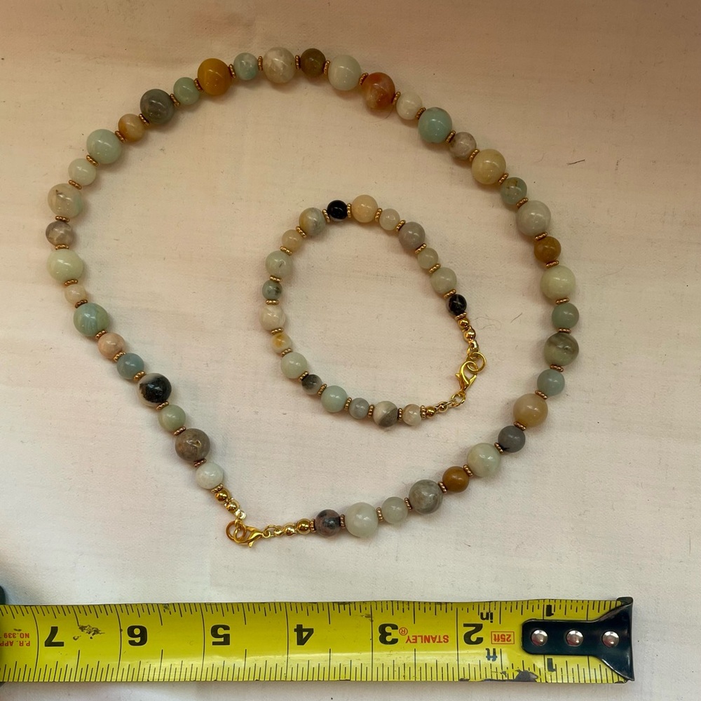 Elegant Multicolor Beaded Necklace and Bracelet Set